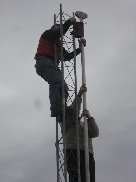 Attaching the Gin Pole